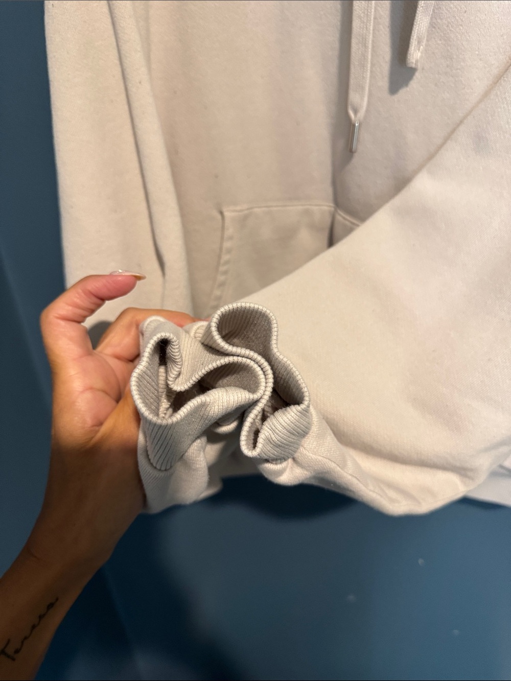 Alo Oversized Cream Hoodie with Front Pocket - Picture 2 of 5